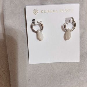 Kendra Scott Insley Huggie Earrings New with pouch